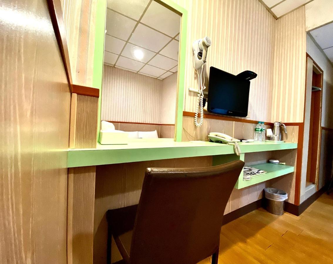 Ying Lun Hotel Taitung Bagian luar foto